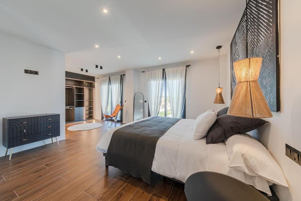 Villa Con Piscina Privada Gelves 外观 照片